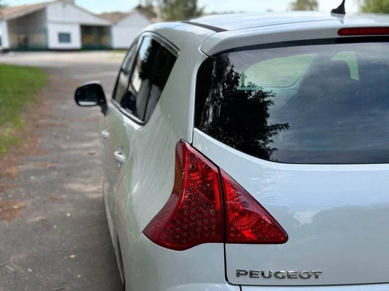 Peugeot 3008 2011 - 5