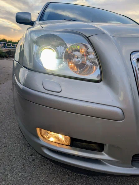 Toyota Avensis 2003 - 11