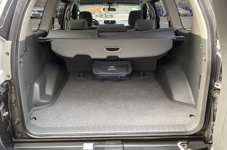 Toyota Land Cruiser Prado 2013 - 24