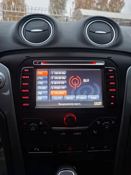 Ford Mondeo 2012 - 23