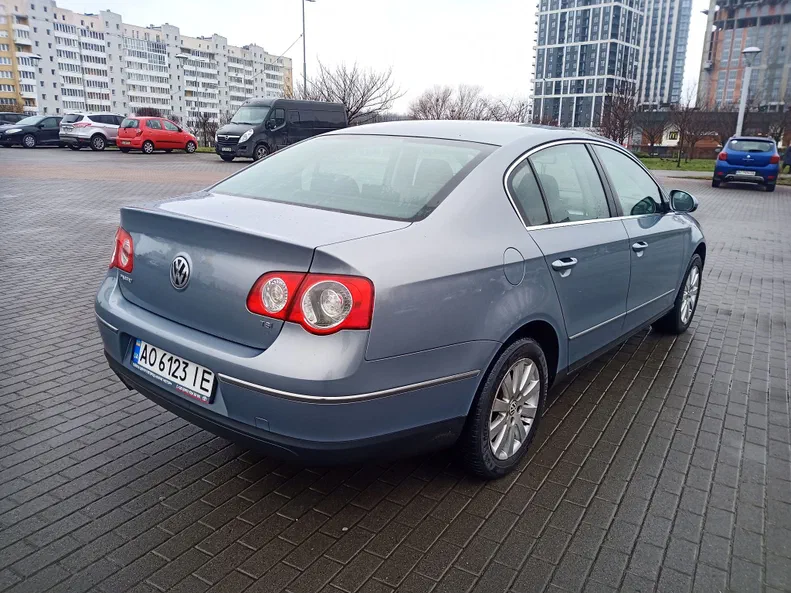 Volkswagen Passat 2010 - 5