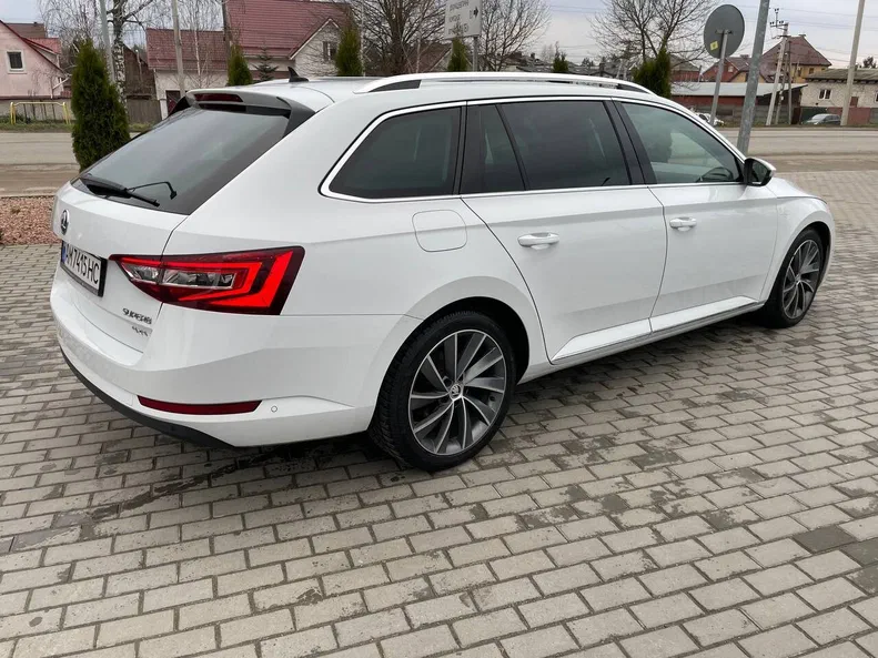 Skoda Superb 2018 - 11