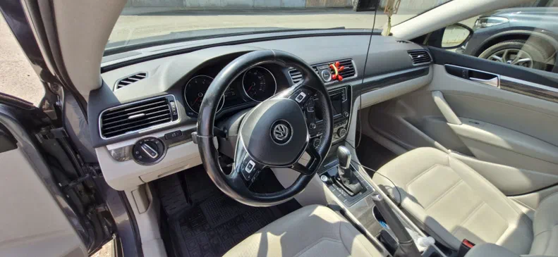 Volkswagen Passat 2016 - 18