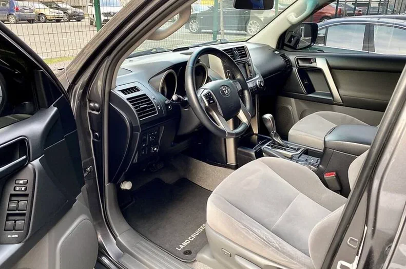 Toyota Land Cruiser Prado 2013 - 29