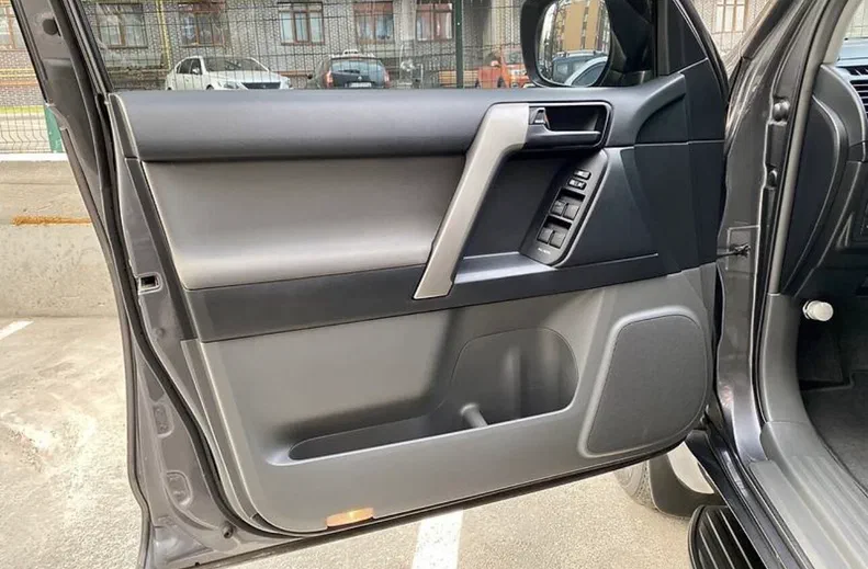 Toyota Land Cruiser Prado 2013 - 28