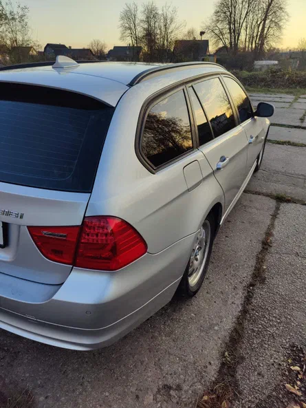 BMW 3 серія 2010 - 10