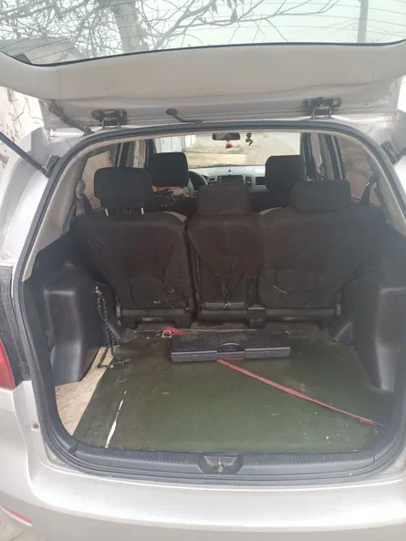 Toyota Corolla Verso 2004