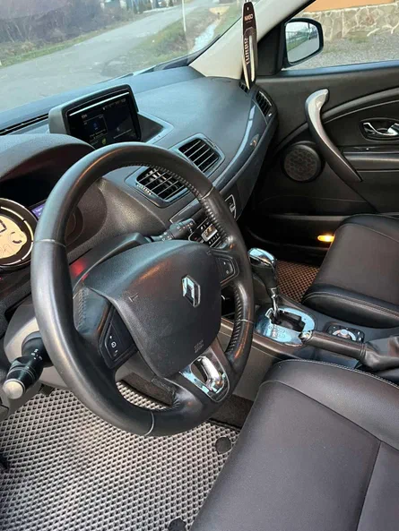 Renault Megane 2015 - 25
