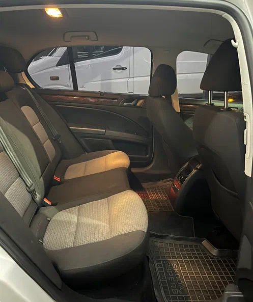 Skoda Superb 2010 - 21