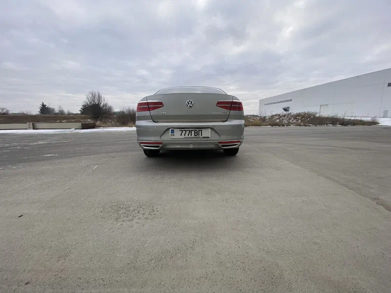 Volkswagen Passat 2016 - 11