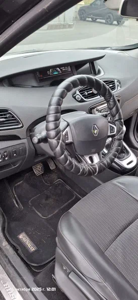 Renault Megane 2012 - 21