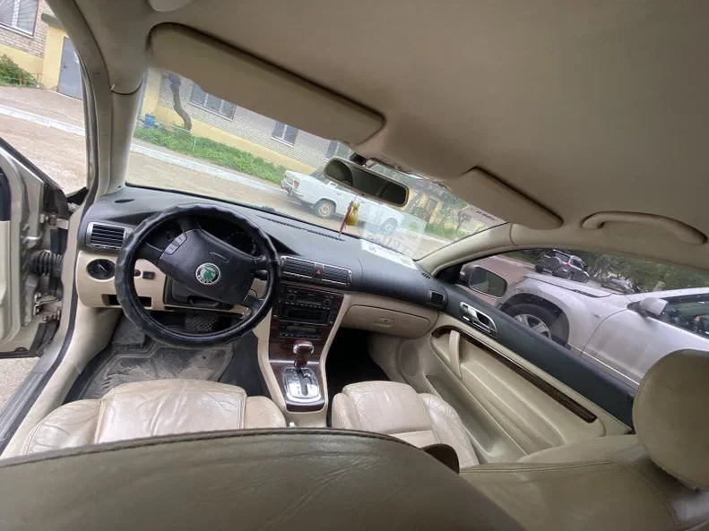 Skoda Superb 2004 - 8