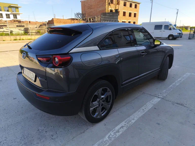 Mazda MX-30 2020 - 11