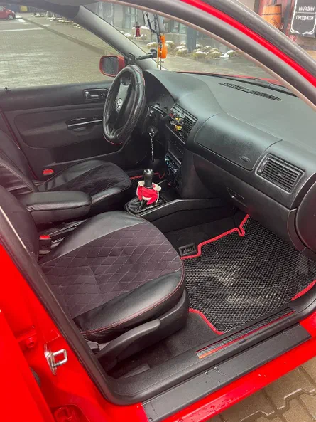 Volkswagen Golf 2000