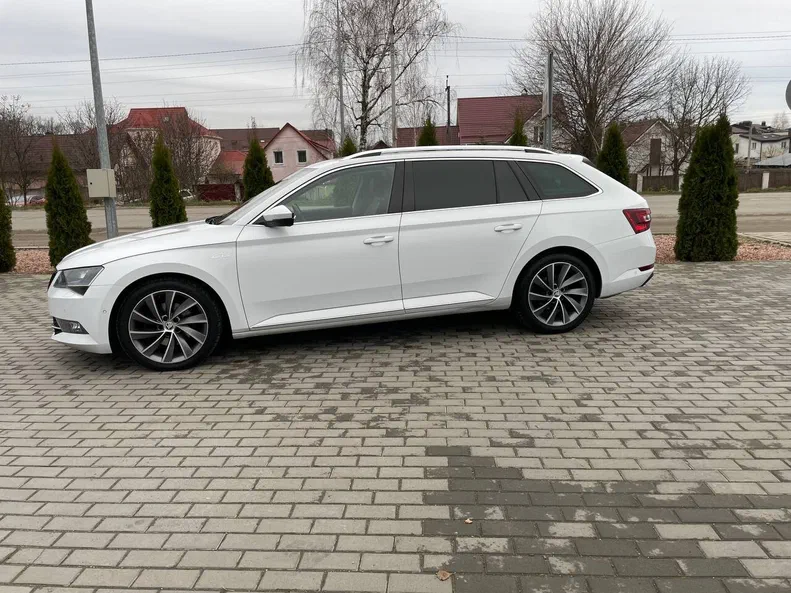 Skoda Superb 2018 - 13