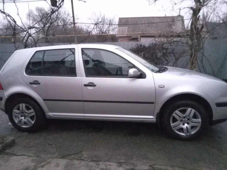 Volkswagen Golf 2003