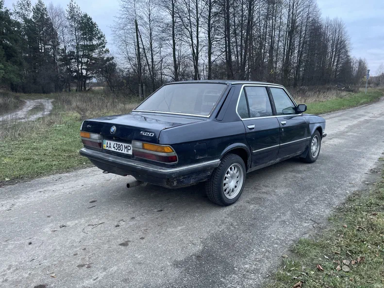 BMW 5 серии 1987