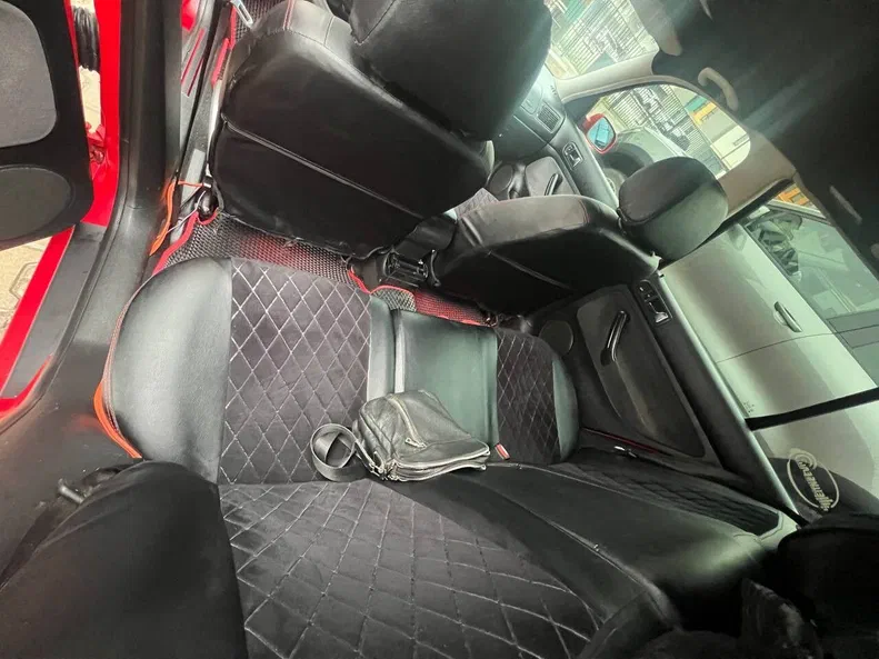 Volkswagen Golf 2000 - 5