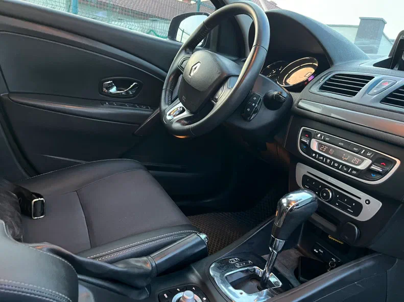 Renault Megane 2015 - 19