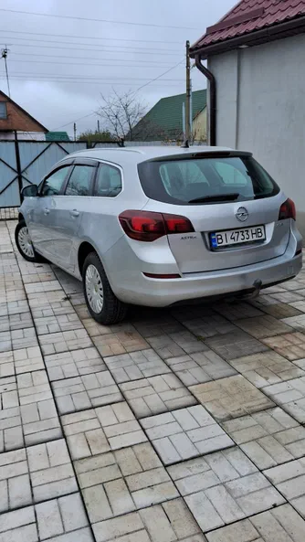Opel Astra 2011