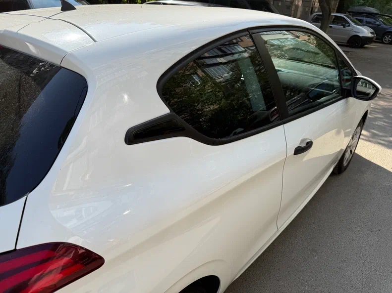 Peugeot 208 2016 - 17