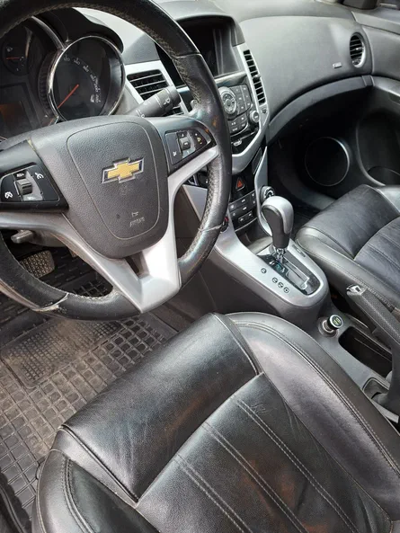 Chevrolet Cruze 2011 - 12