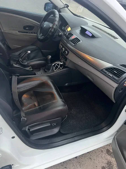 Renault Megane 2011 - 10