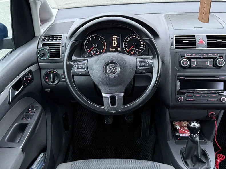 Volkswagen Touran 2012 - 17