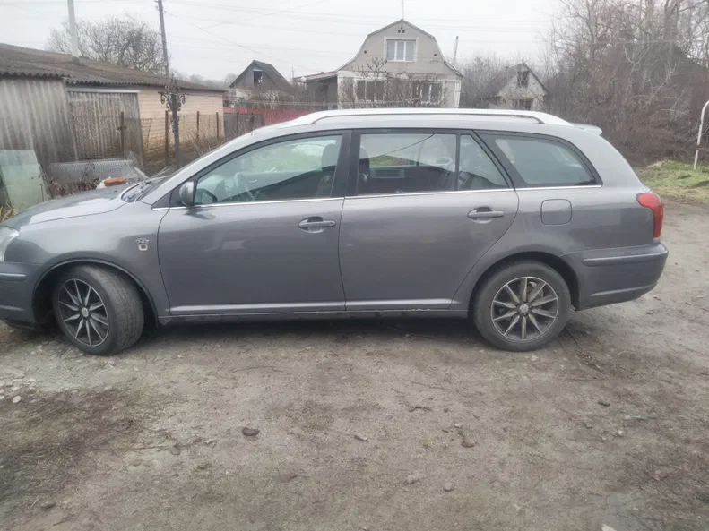 Toyota Avensis 2004
