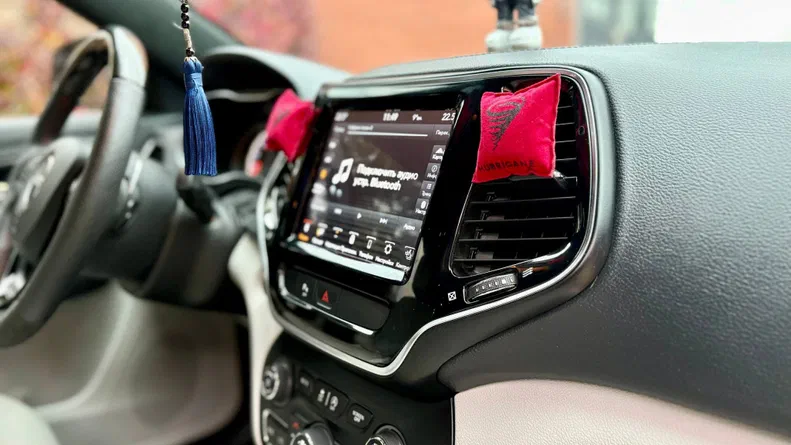 Jeep Cherokee 2019 - 11