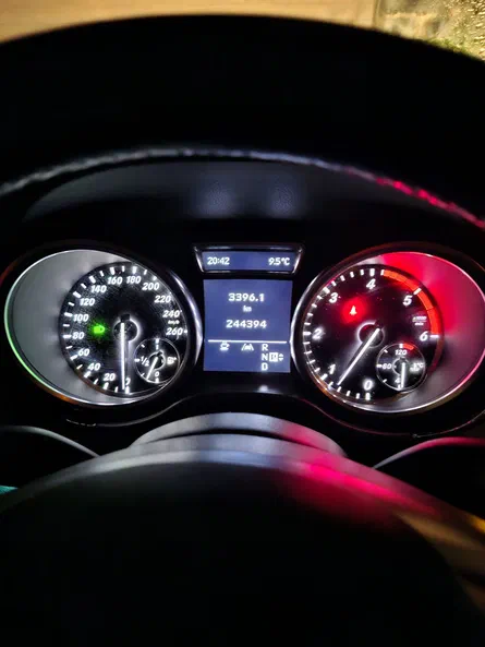 Mercedes-Benz M-Клас 2012 - 19