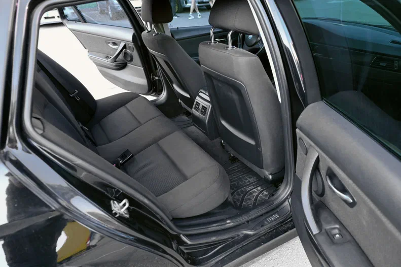 BMW 3 серія 2011 - 11