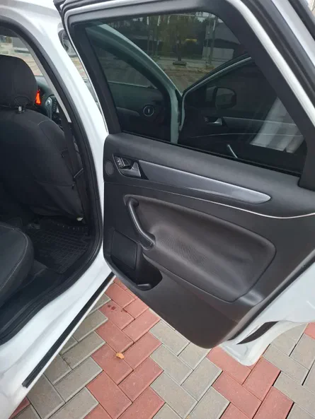 Ford Mondeo 2012 - 7