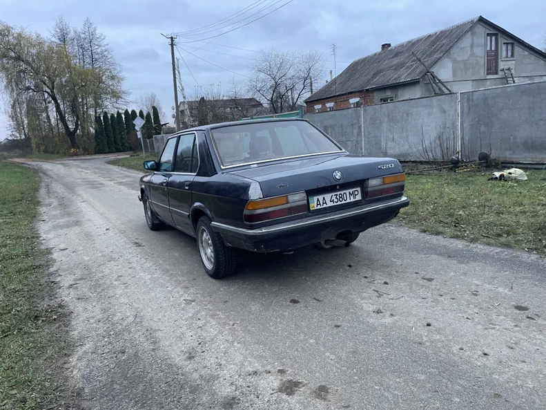 BMW 5 серія 1987 - 8