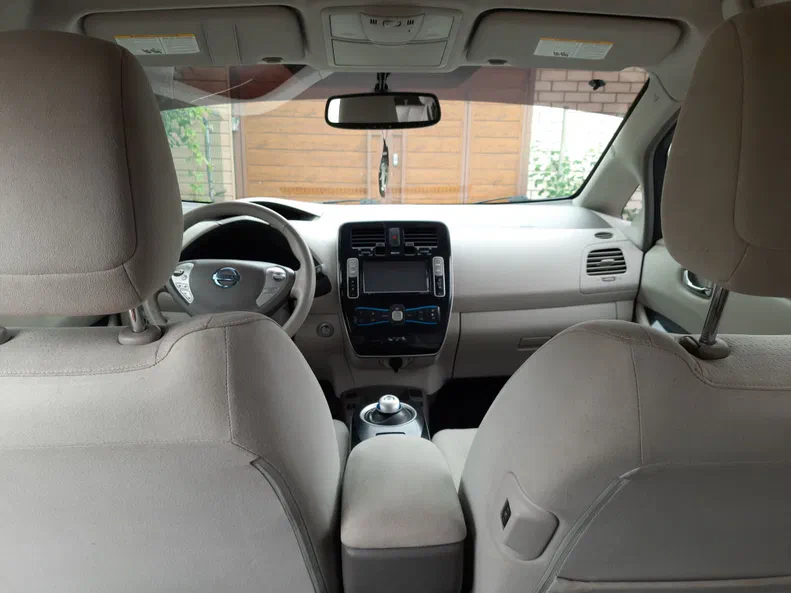 Nissan Leaf 2012 - 6