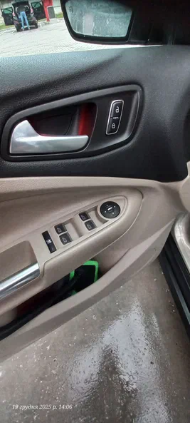 Ford C-MAX 2015 - 19