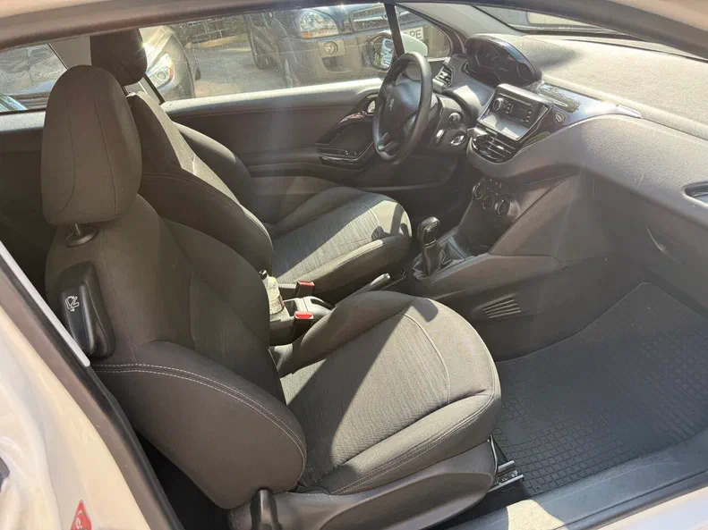 Peugeot 208 2016 - 5