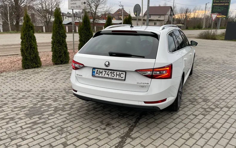 Skoda Superb 2018 - 17