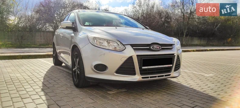 Ford Focus 2011 - 12