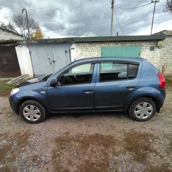 Dacia Sandero 2011