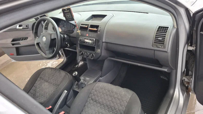 Volkswagen Polo 2009 - 11