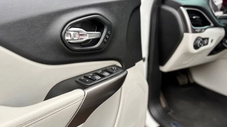 Jeep Cherokee 2019 - 19