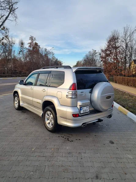 Toyota Land Cruiser Prado 2006 - 17