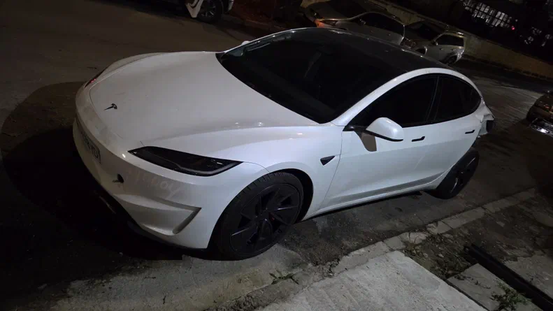 Tesla Model 3 2024