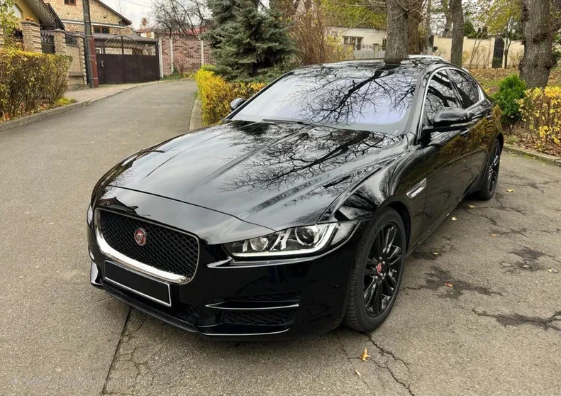 Jaguar XE 2019