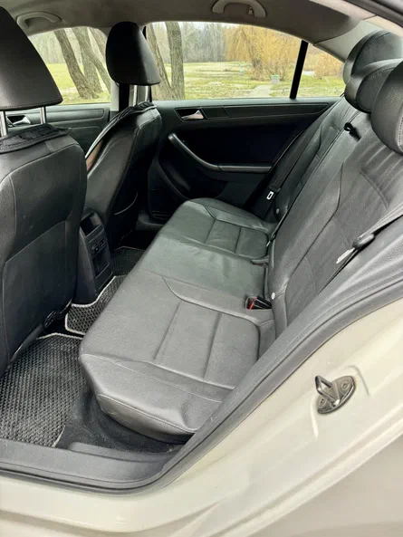 Volkswagen Jetta 2011 - 9