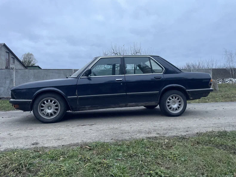 BMW 5 серія 1987 - 11