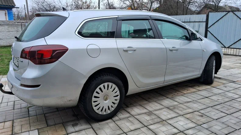 Opel Astra 2011