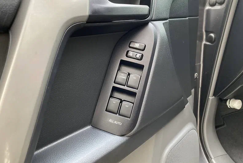 Toyota Land Cruiser Prado 2013 - 12