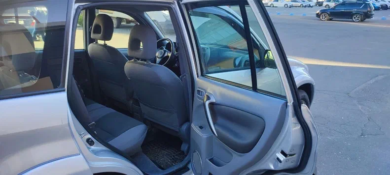 Toyota RAV4 2001 - 11